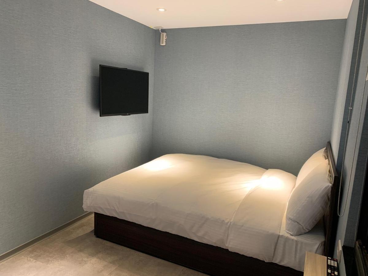 Donni Room For Rent Тайбэй Экстерьер фото